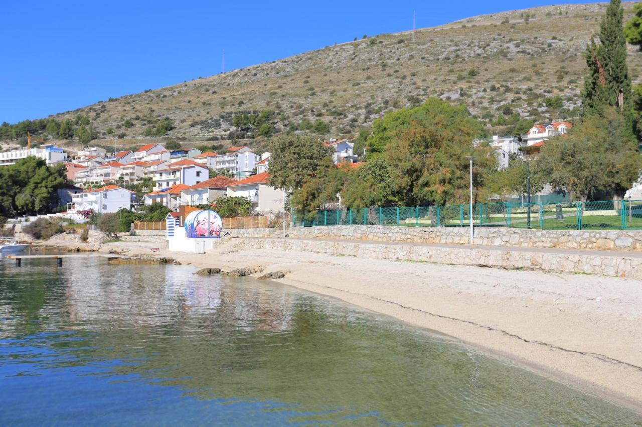 Apartments By The Sea Seget Donji, Trogir - 2029 Exteriör bild