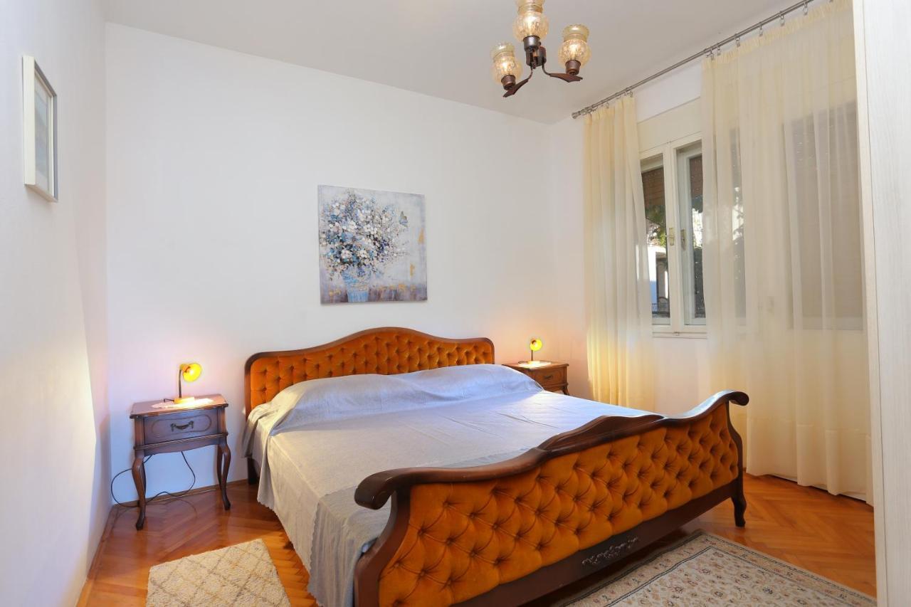 Apartments By The Sea Seget Donji, Trogir - 2029 Exteriör bild