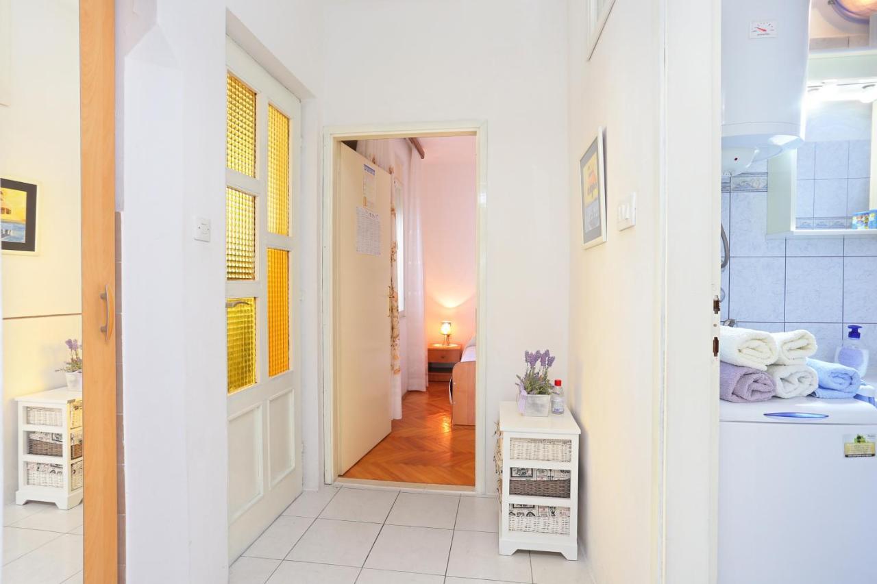Apartments By The Sea Seget Donji, Trogir - 2029 Exteriör bild
