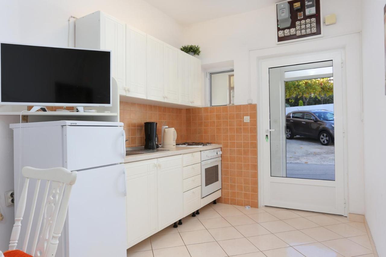 Apartments By The Sea Seget Donji, Trogir - 2029 Exteriör bild