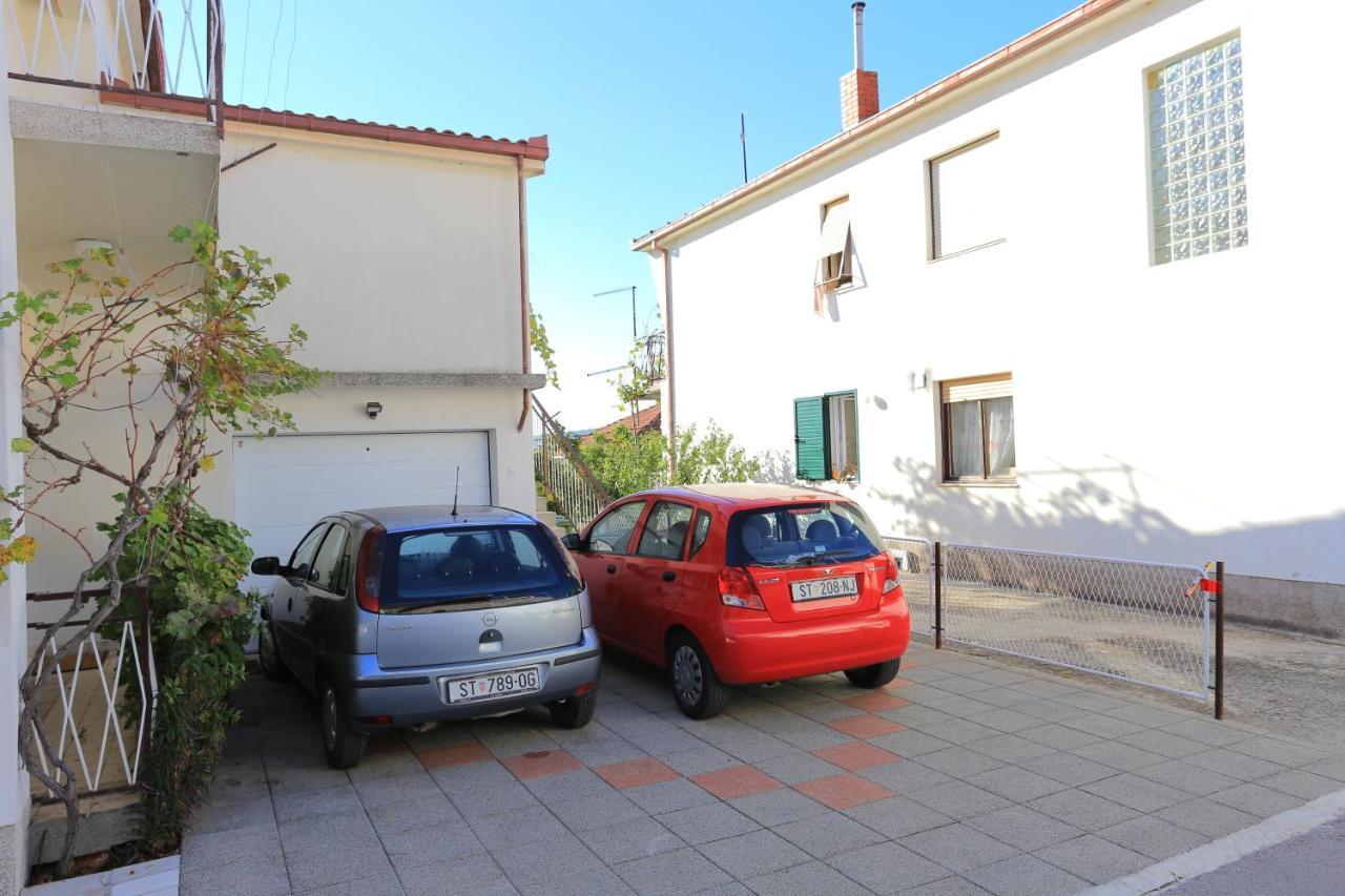 Apartments By The Sea Seget Donji, Trogir - 2029 Exteriör bild