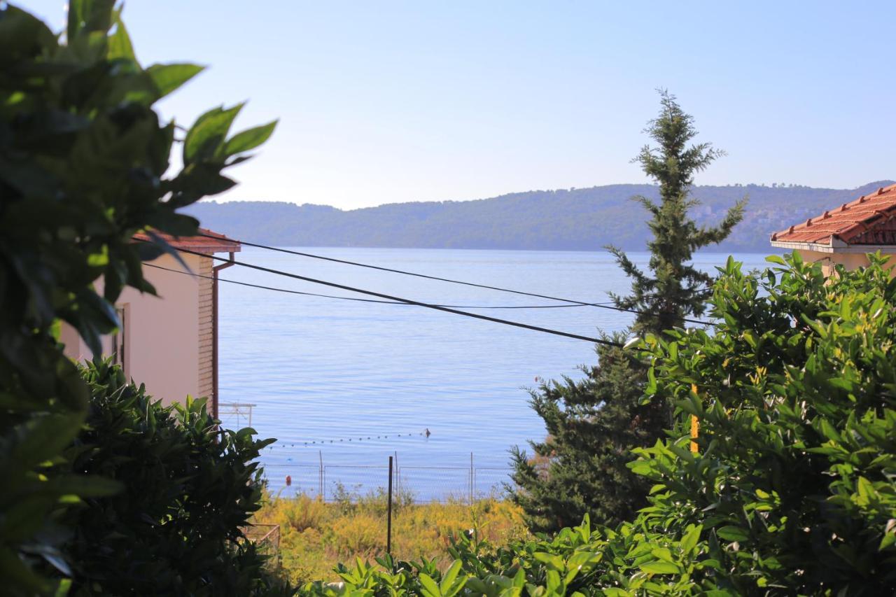 Apartments By The Sea Seget Donji, Trogir - 2029 Exteriör bild