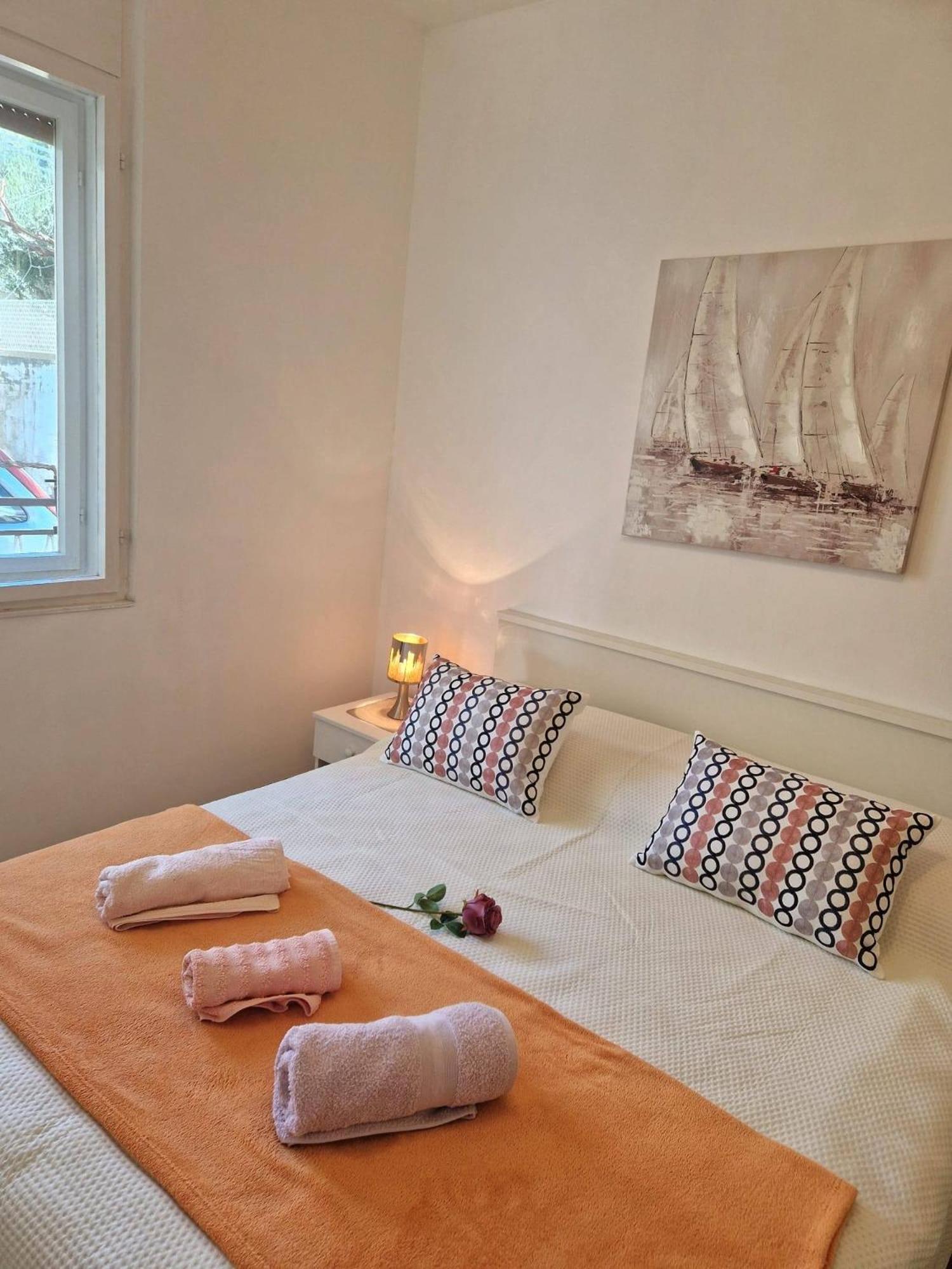 Apartments By The Sea Seget Donji, Trogir - 2029 Rum bild